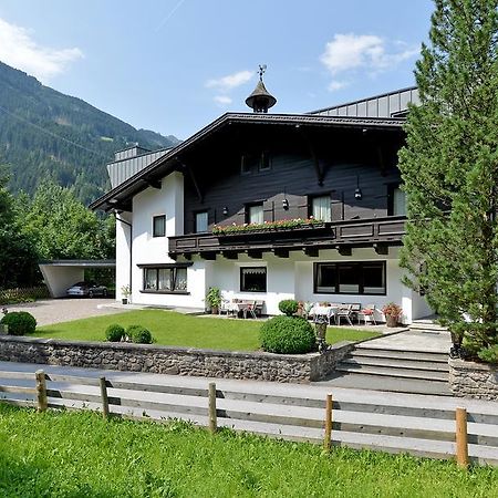 Alpin Hotel Garni Eder - Private Living Mayrhofen Eksteriør bilde