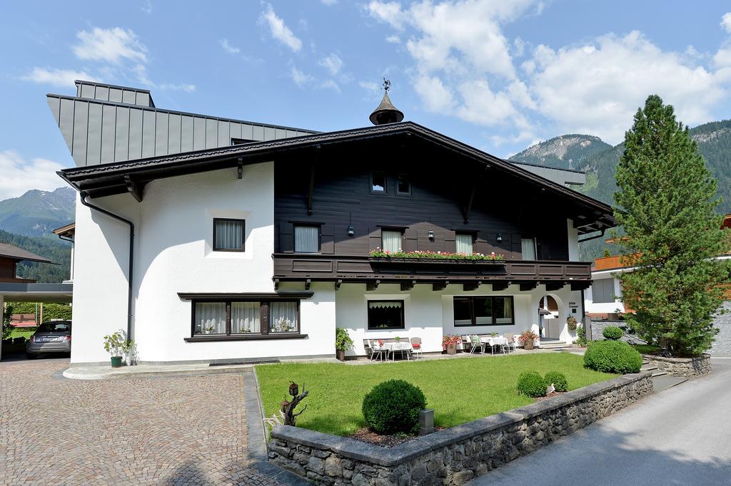 Alpin Hotel Garni Eder - Private Living Mayrhofen Eksteriør bilde