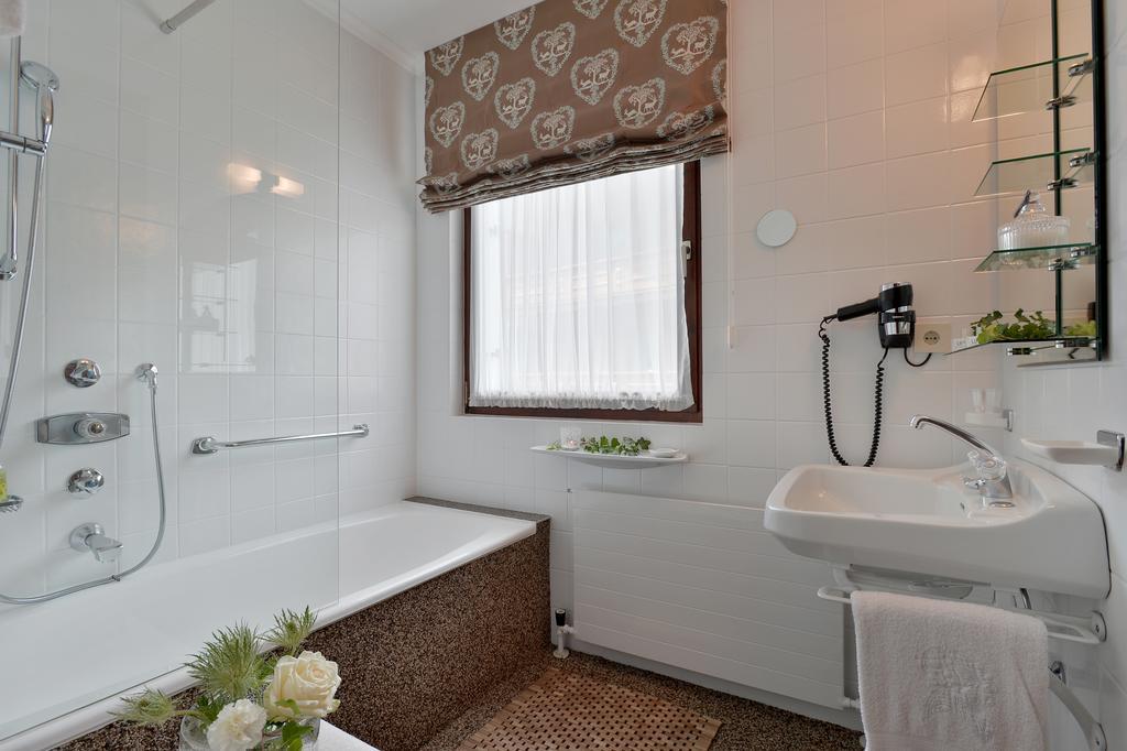 Alpin Hotel Garni Eder - Private Living Mayrhofen Eksteriør bilde