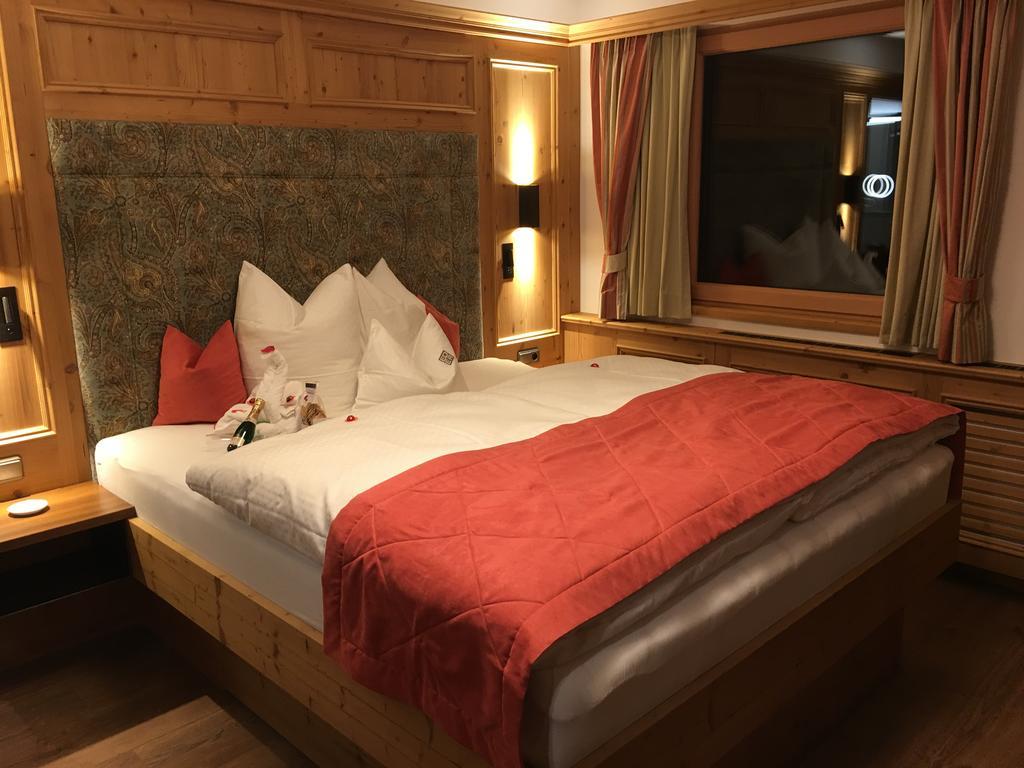 Alpin Hotel Garni Eder - Private Living Mayrhofen Eksteriør bilde